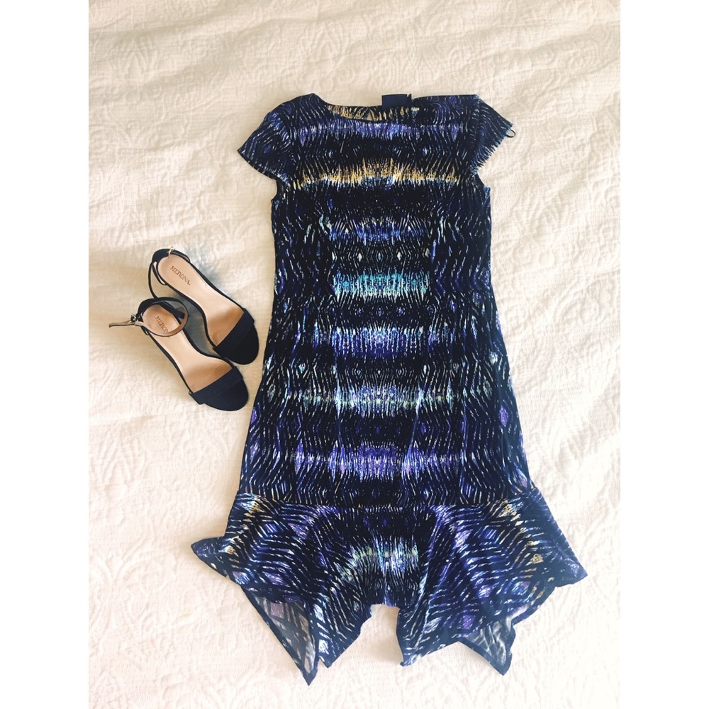 Just Taylor cool blue busy pattern dress